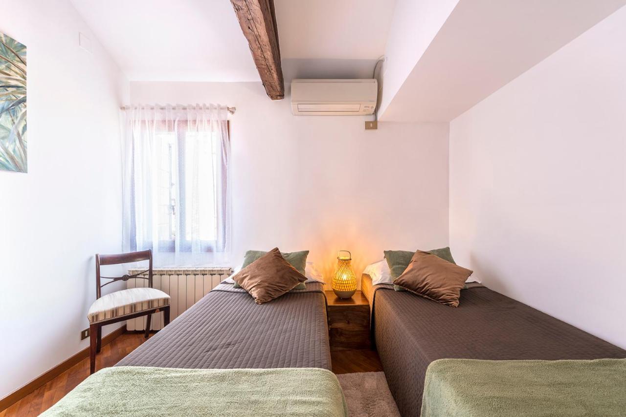 Colombina Like At Home 3 Bedrooms Fully Equipped Air Conditioned Velence Kültér fotó